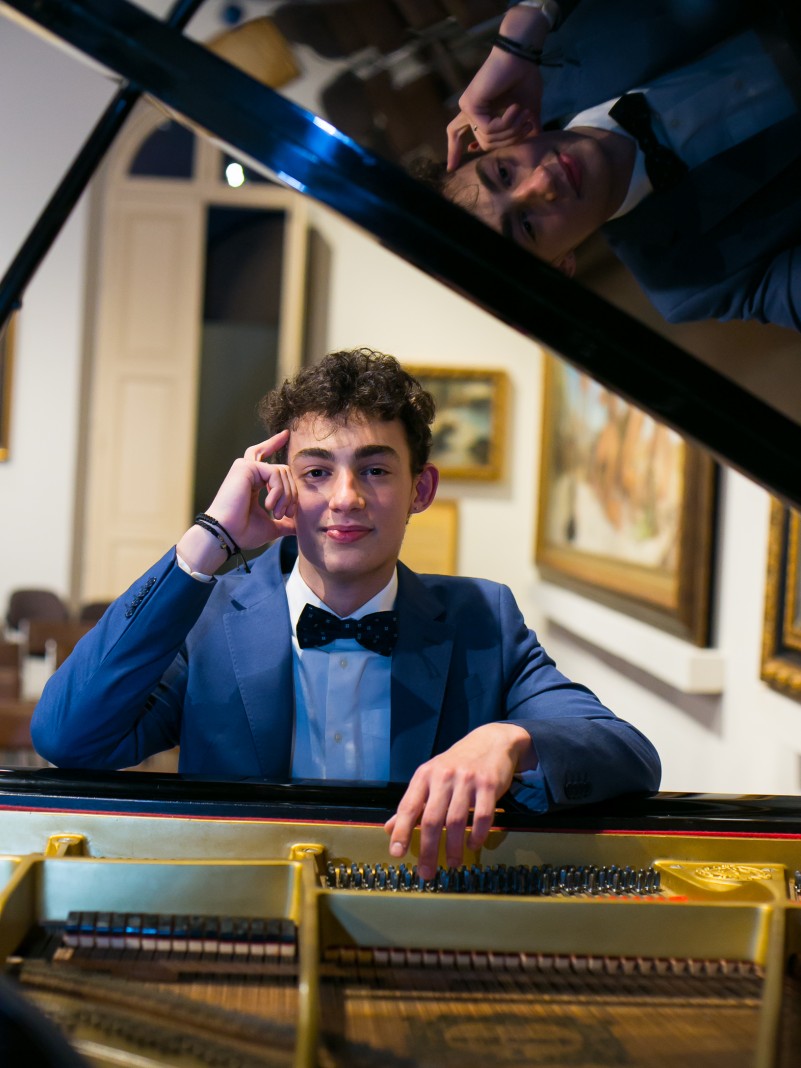 Musical Évora - Francisco Harzhe